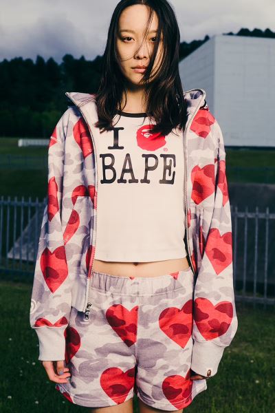 Стритвир-бренд BAPE показал новую осенне-зимнюю коллекцию